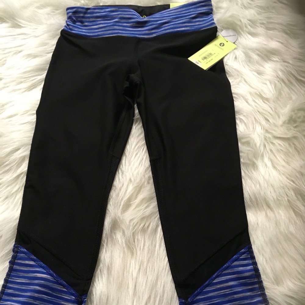 NWT🏋️‍♀️xersion athletic Capri S